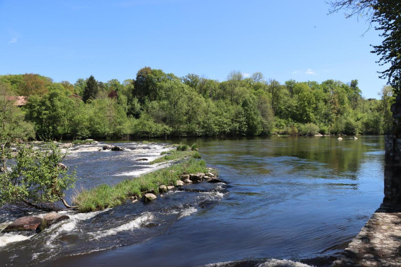 Manot Vacances - Gites En Bord De Vienne Экстерьер фото